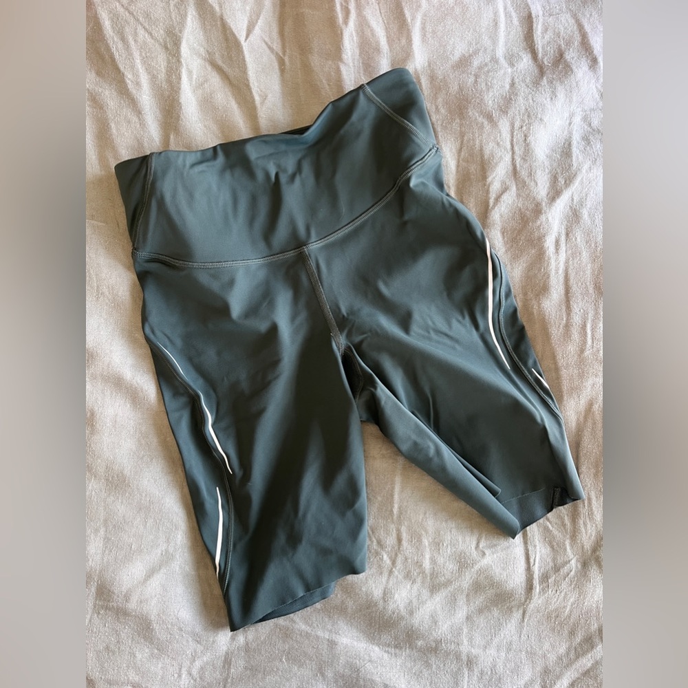 Lululemon reflective bike shorts